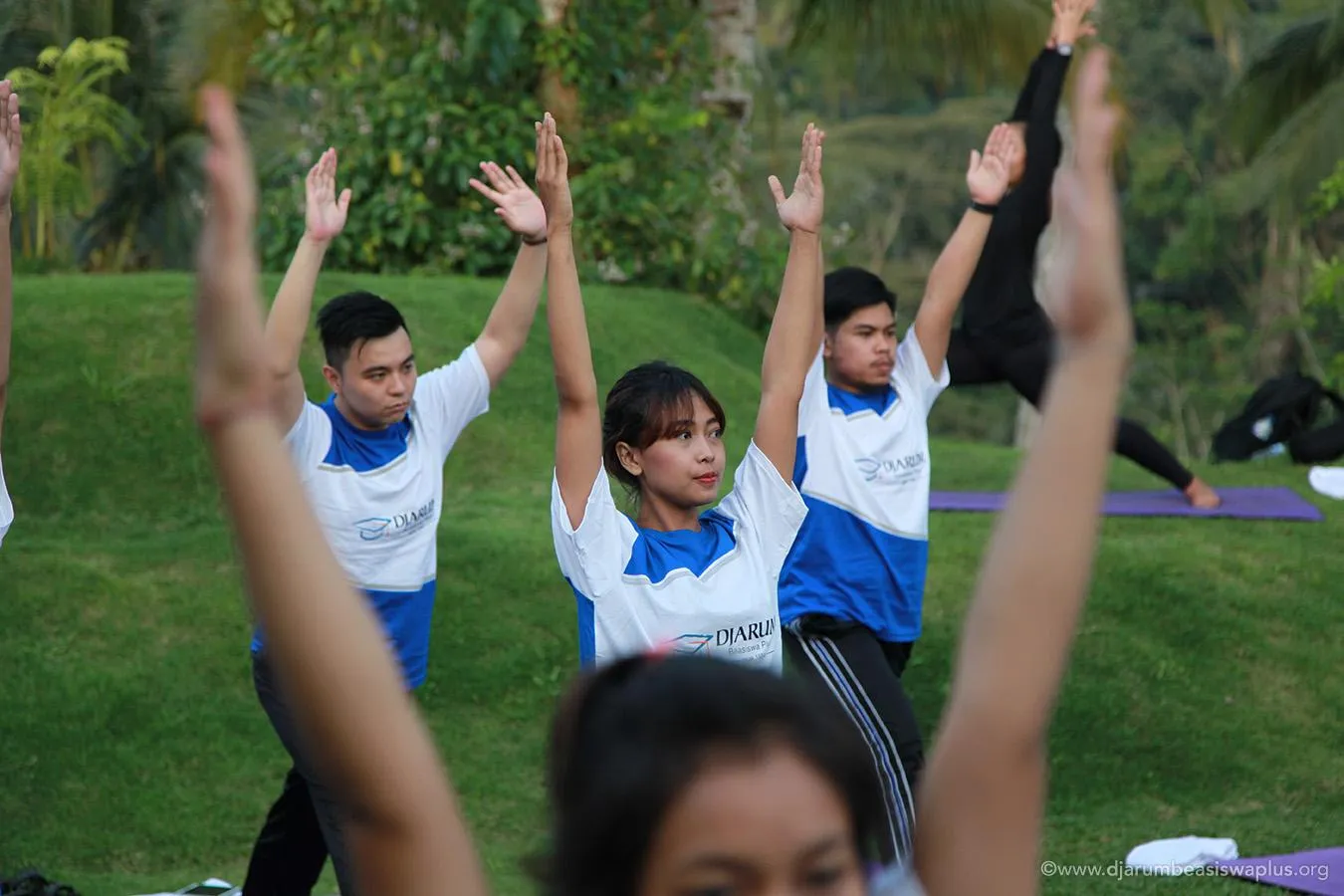 Jelang Final Nasional Writing Competition Beswan Djarum 2015/2016 : Berlatih Public Speaking Hingga Lakukan Yoga Bersama